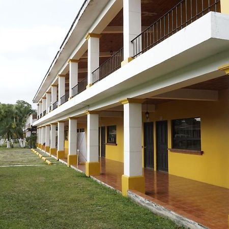 Zafra Hotel Retalhuleu Ngoại thất bức ảnh