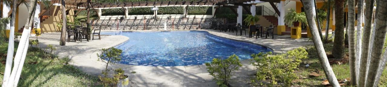 Zafra Hotel Retalhuleu Ngoại thất bức ảnh