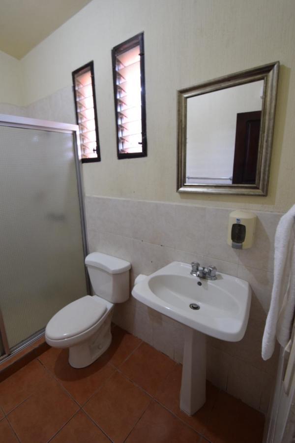 Zafra Hotel Retalhuleu Ngoại thất bức ảnh