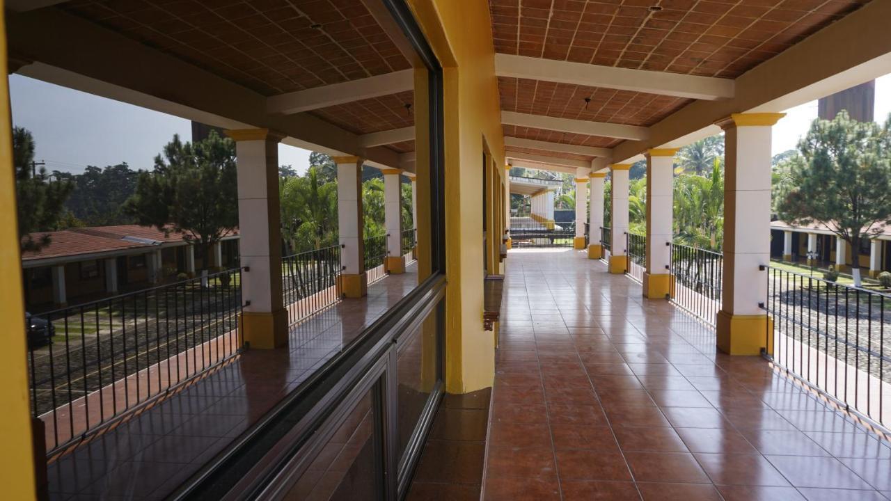 Zafra Hotel Retalhuleu Ngoại thất bức ảnh