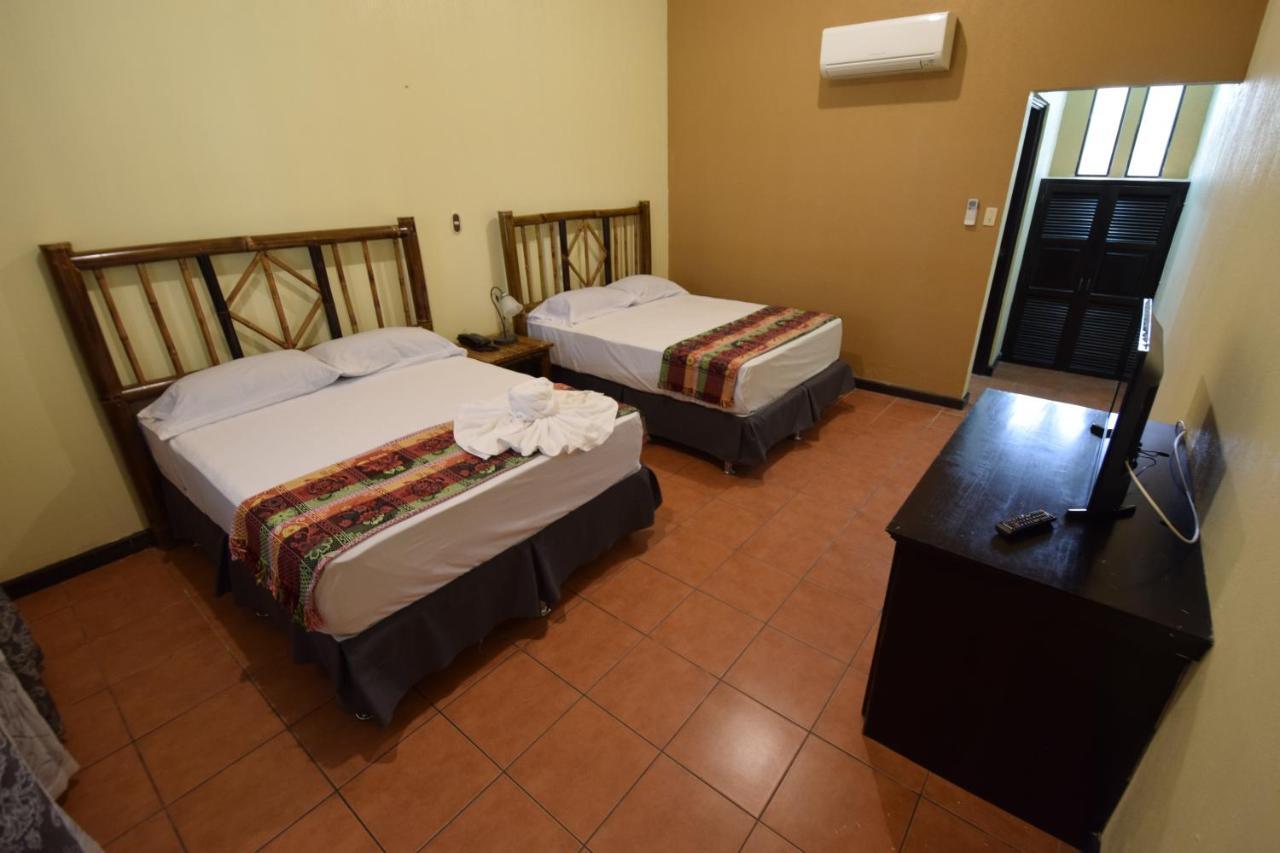 Zafra Hotel Retalhuleu Ngoại thất bức ảnh
