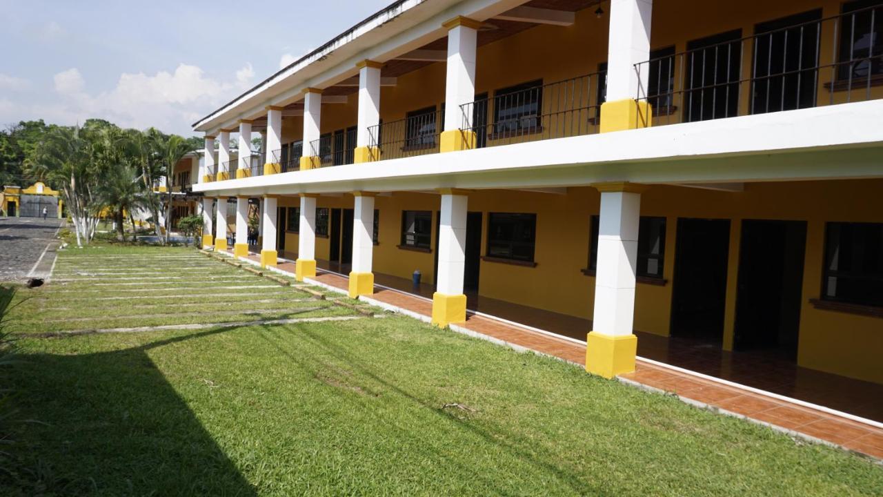 Zafra Hotel Retalhuleu Ngoại thất bức ảnh