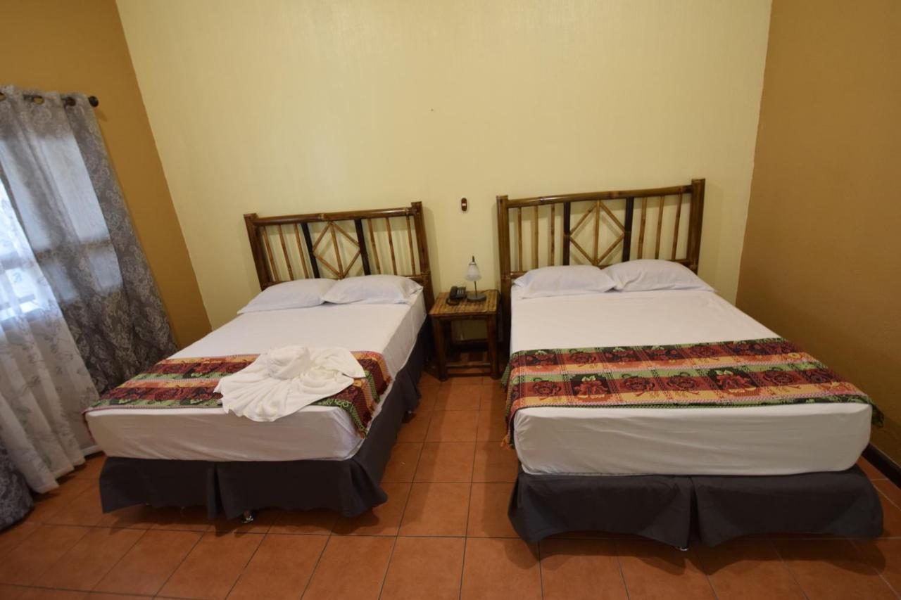 Zafra Hotel Retalhuleu Ngoại thất bức ảnh