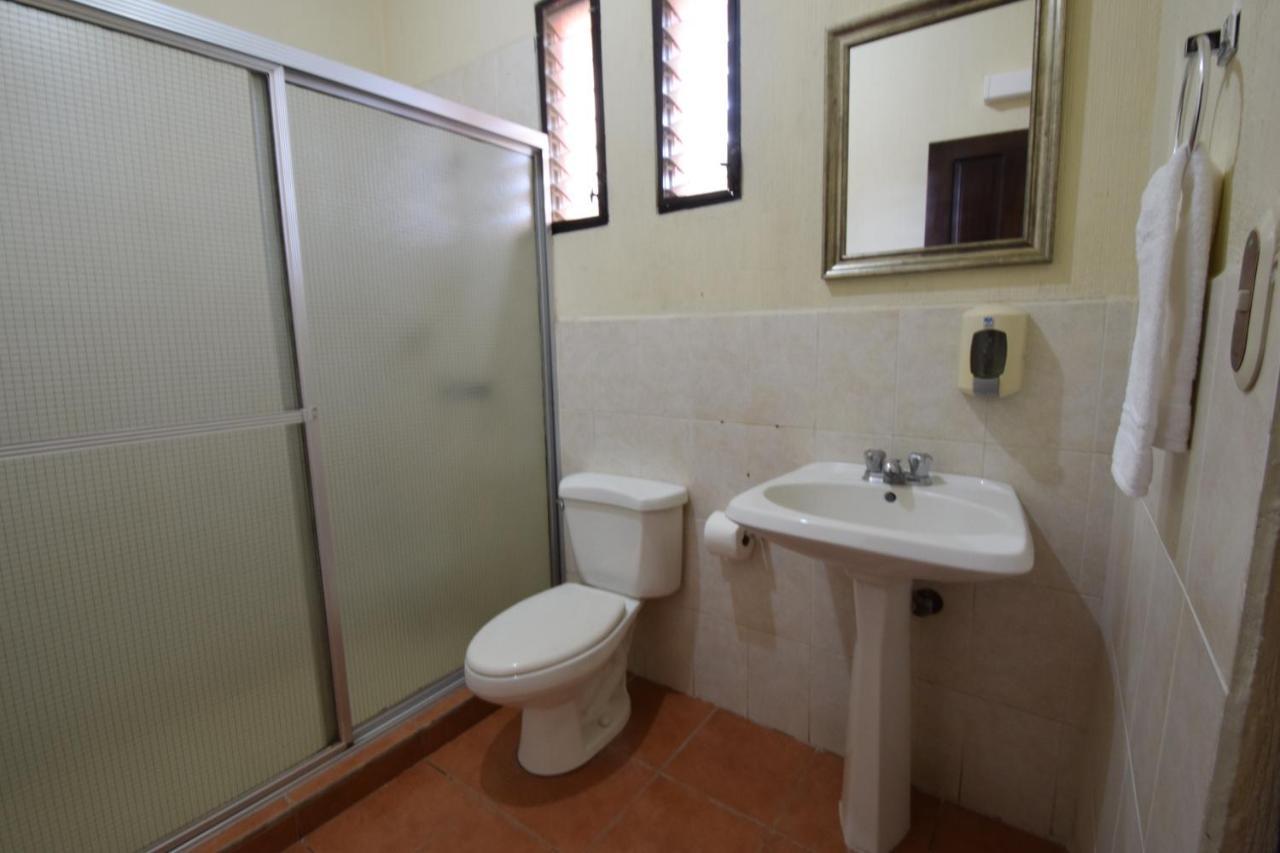 Zafra Hotel Retalhuleu Ngoại thất bức ảnh