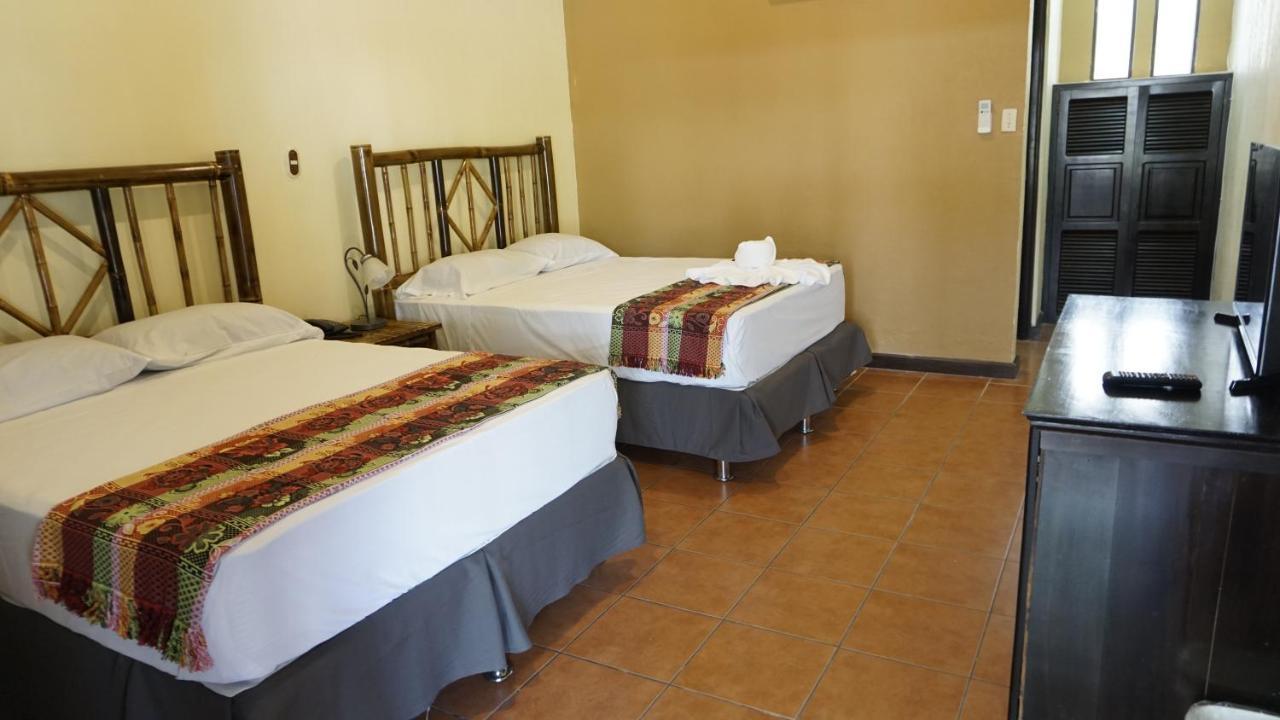 Zafra Hotel Retalhuleu Ngoại thất bức ảnh