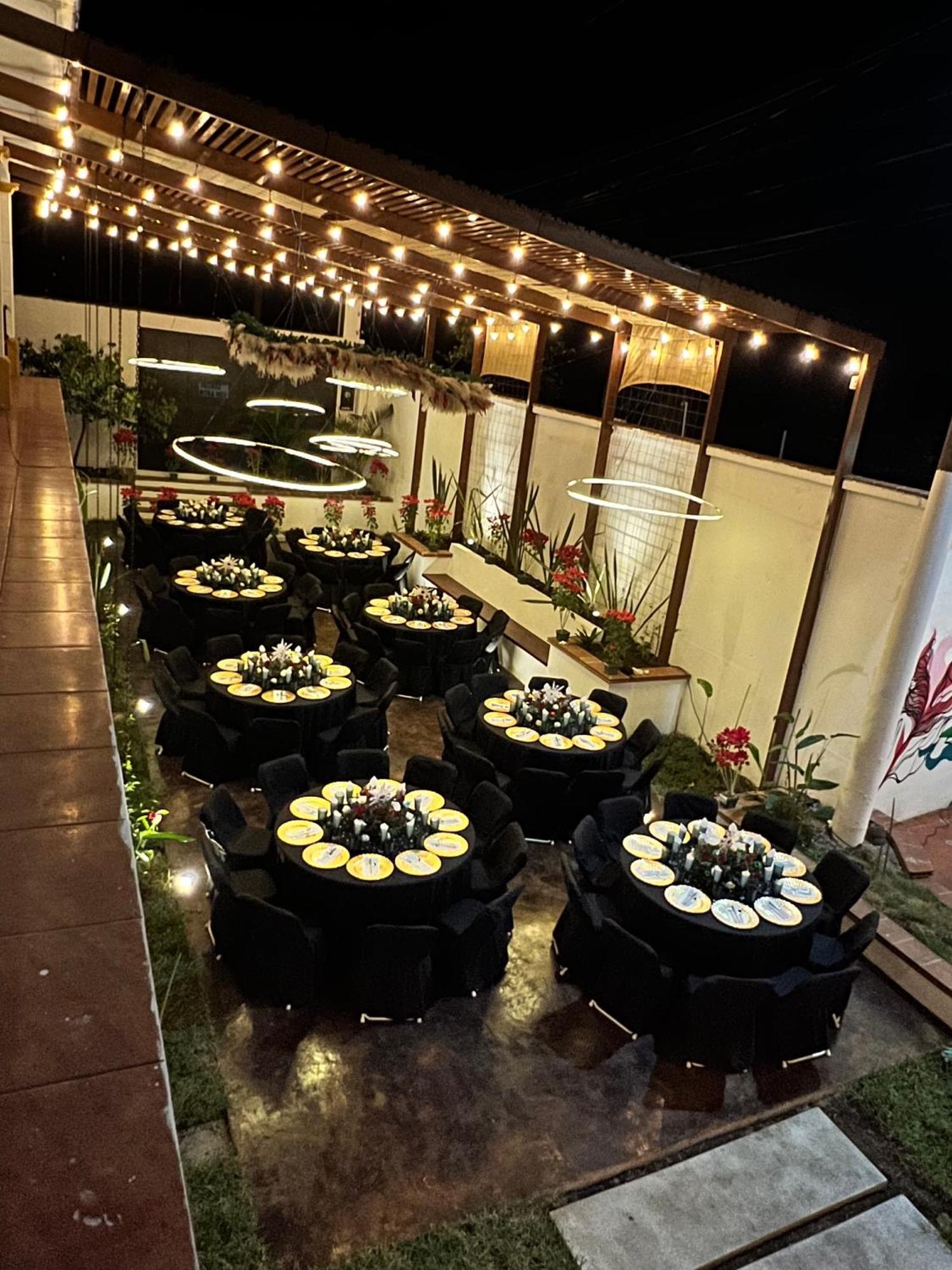 Zafra Hotel Retalhuleu Ngoại thất bức ảnh