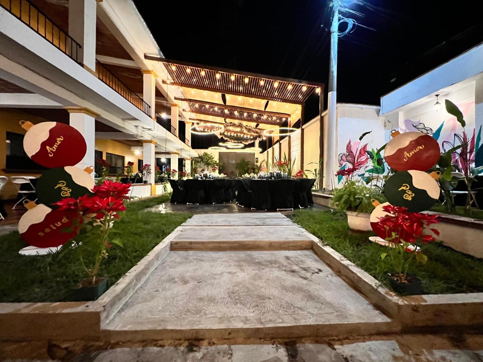 Zafra Hotel Retalhuleu Ngoại thất bức ảnh